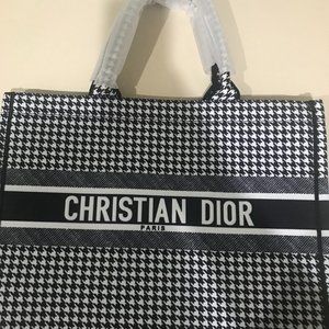 Dior Shopping Book Tote!
